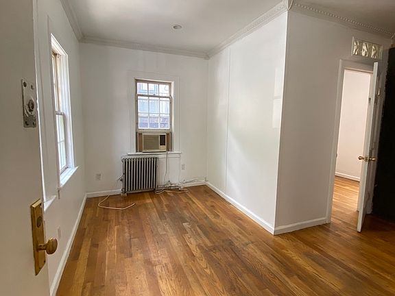 3rd image of 274 W 95th St APT 3