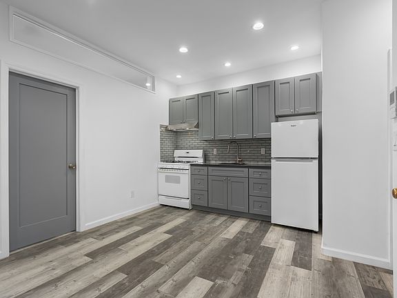 2nd image of 446 W 46th St APT 2