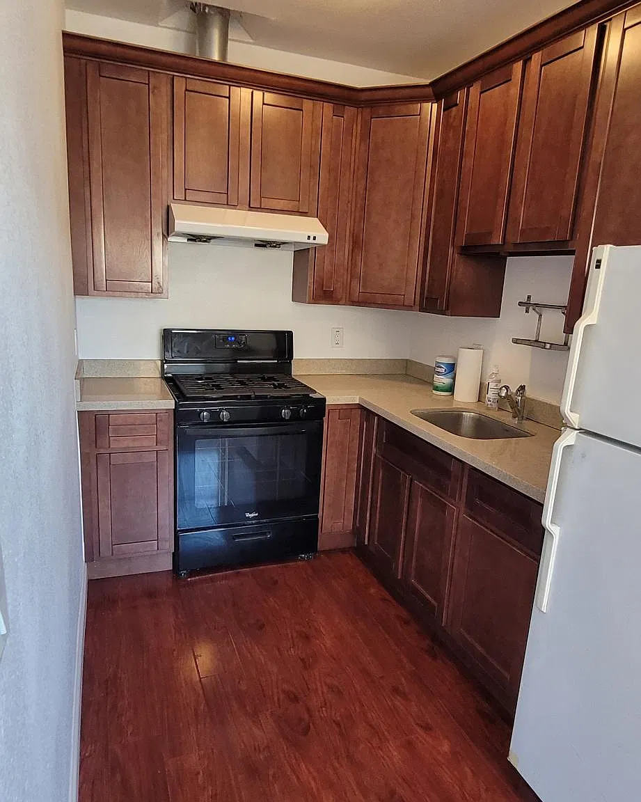 Studio, 400 sqft, $2,000 — Photo 1