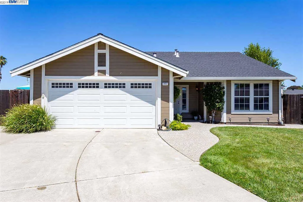 1451 Jasmine Ct photo 1