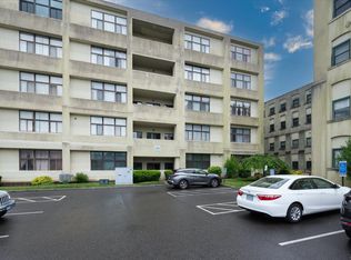 304 Judd Sq #304, Wallingford, CT 06492