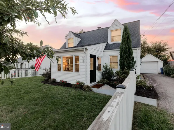 6114 Bangor Dr, Alexandria, VA 22303