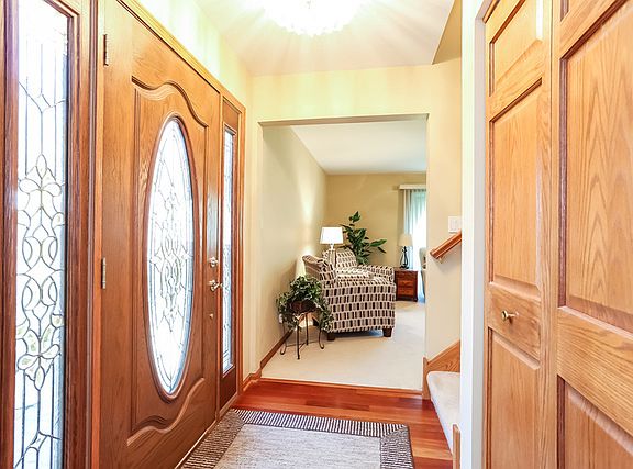 3rd image of 2560 Salceda Dr