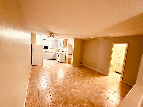 79 Conewago Dr - Liv Rm & Din Rm