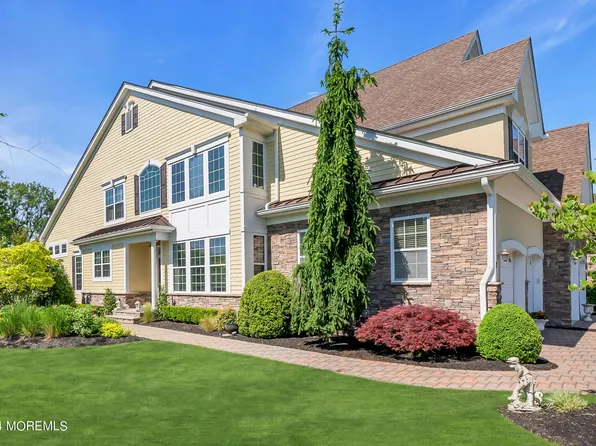 2 Aspen Lane, Tinton Falls, NJ 07724