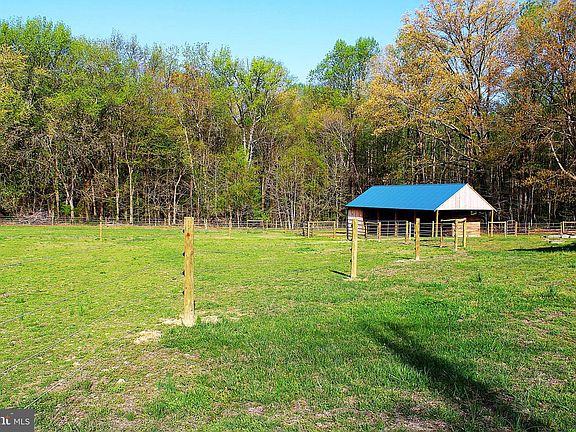 5th image of 3730 Hunting Creek Rd