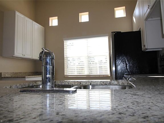 2nd image of 3417 Winkler Ave APT 616