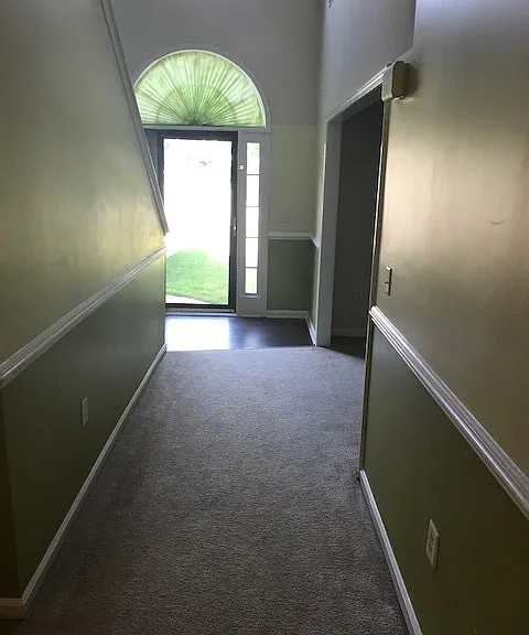 704 Dover Ct — Photo 2
