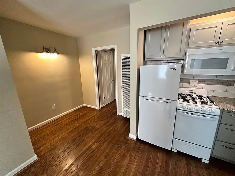 1597 Clio Ave — Photo 4