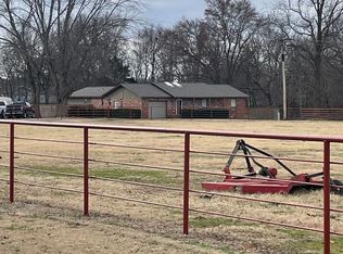 11803 Cemetery Rd, Rogers, AR 72756