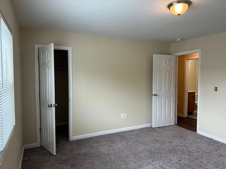 2345 Carmine St — Photo 12