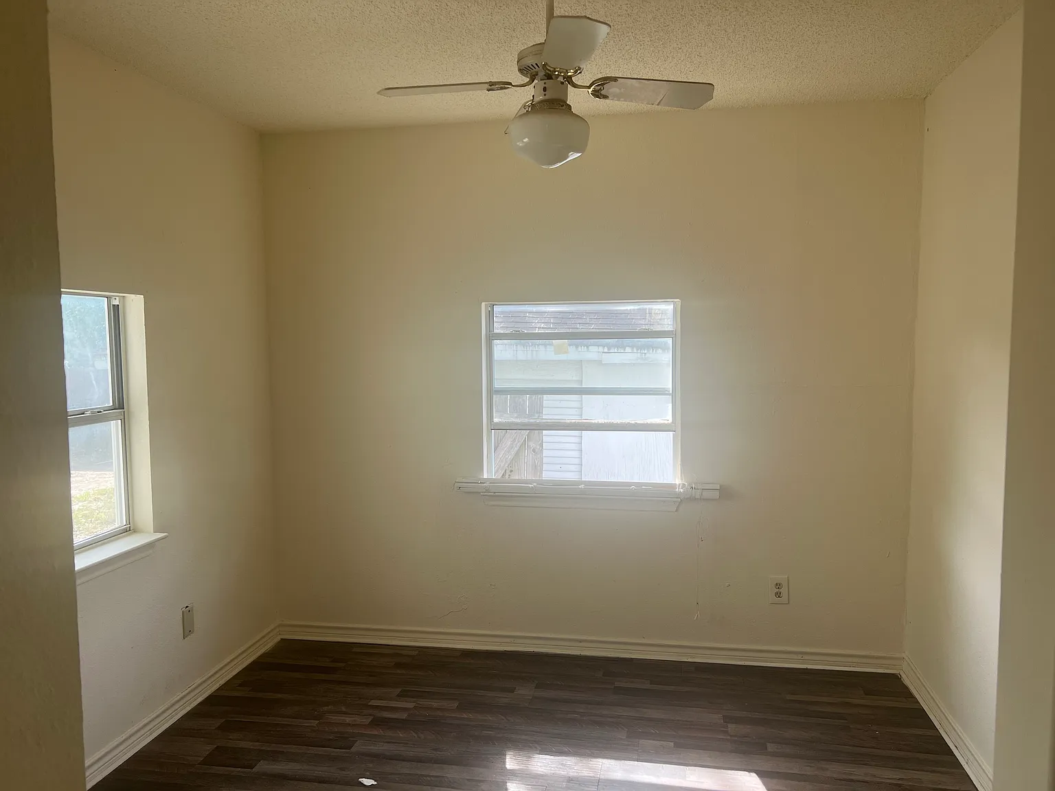 3 bed, 960 sqft, $1,150 — Photo 4