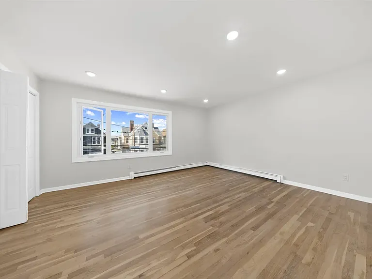 18 E 3rd St #2 — Photo 17