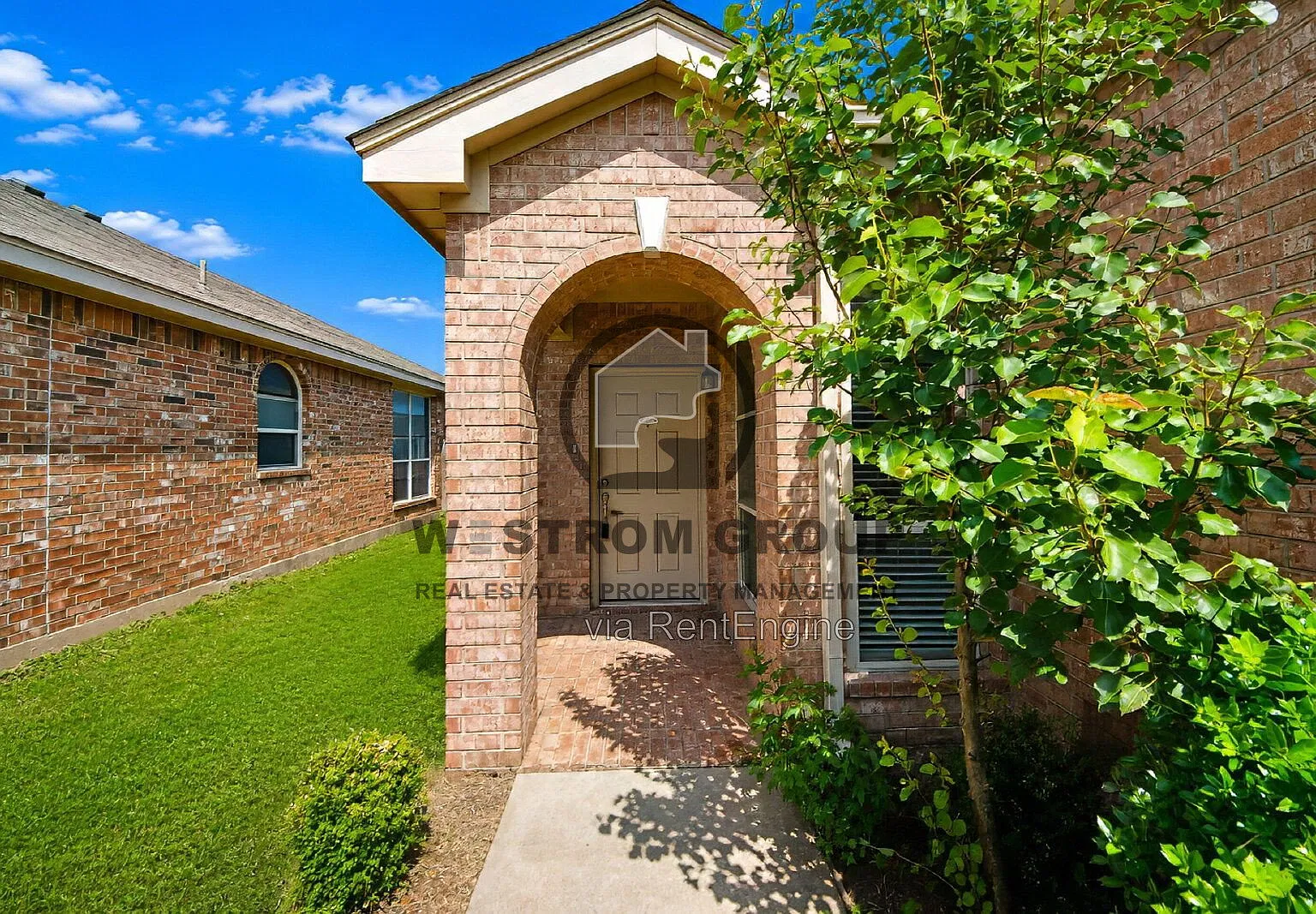 3 bed, 2.0 bath, 1692 sqft, $1,995 — Photo 4