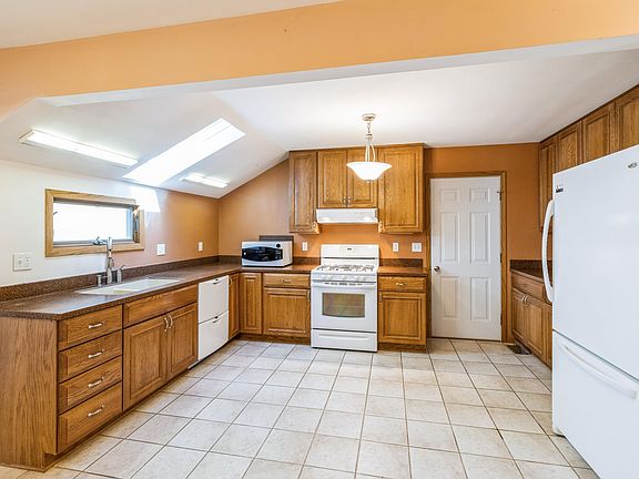 5th image of 2109 Hunziker Dr
