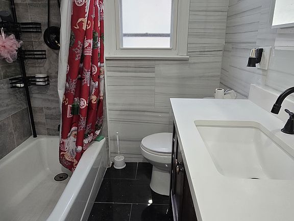 5th image of 170 Spring St Floor 1