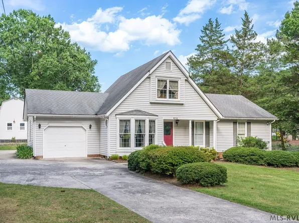 812 Windham Ave, South Hill, VA 23970