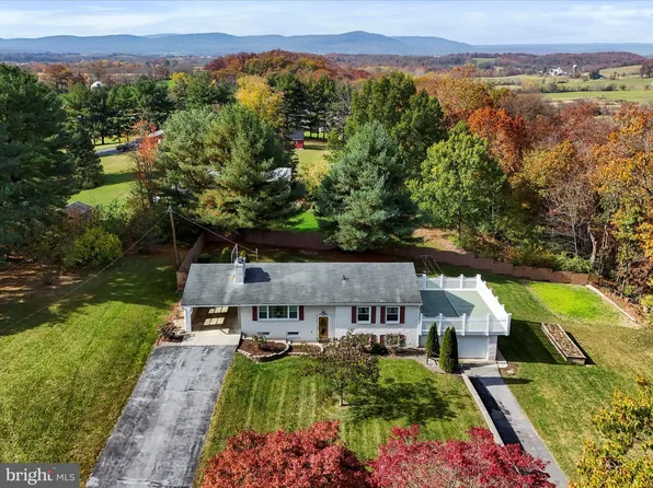 16334 Shinham Rd, Hagerstown, MD 21740