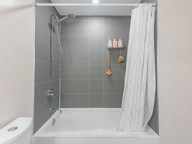33 Helendale Ave #2105 — Photo 16