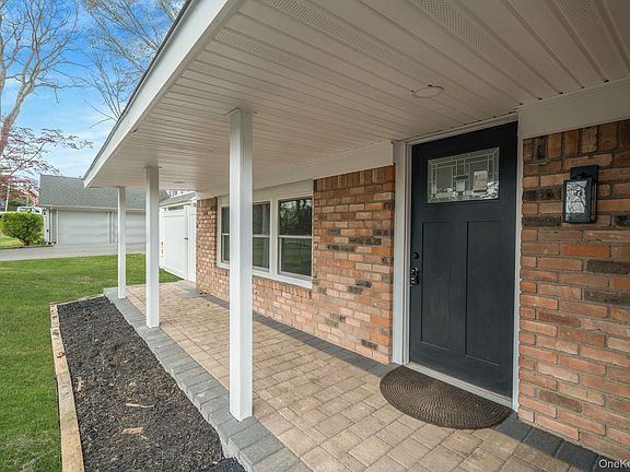 2nd image of 76 Moriches Road