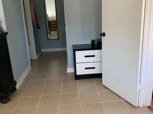 806 Green St #B, Rockdale, TX 76567