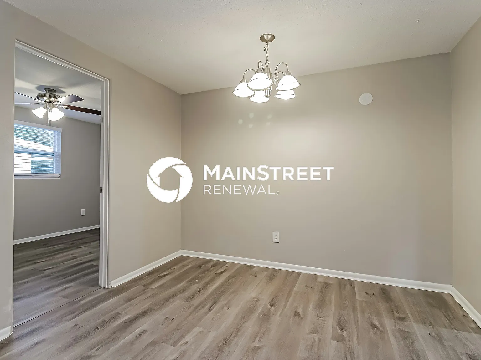 117 E Lake Mary Dr — Photo 4