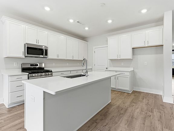 3rd image of 1429 Charles Dr