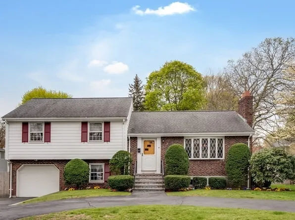 40 Windsor Rd, Stoneham, MA 02180