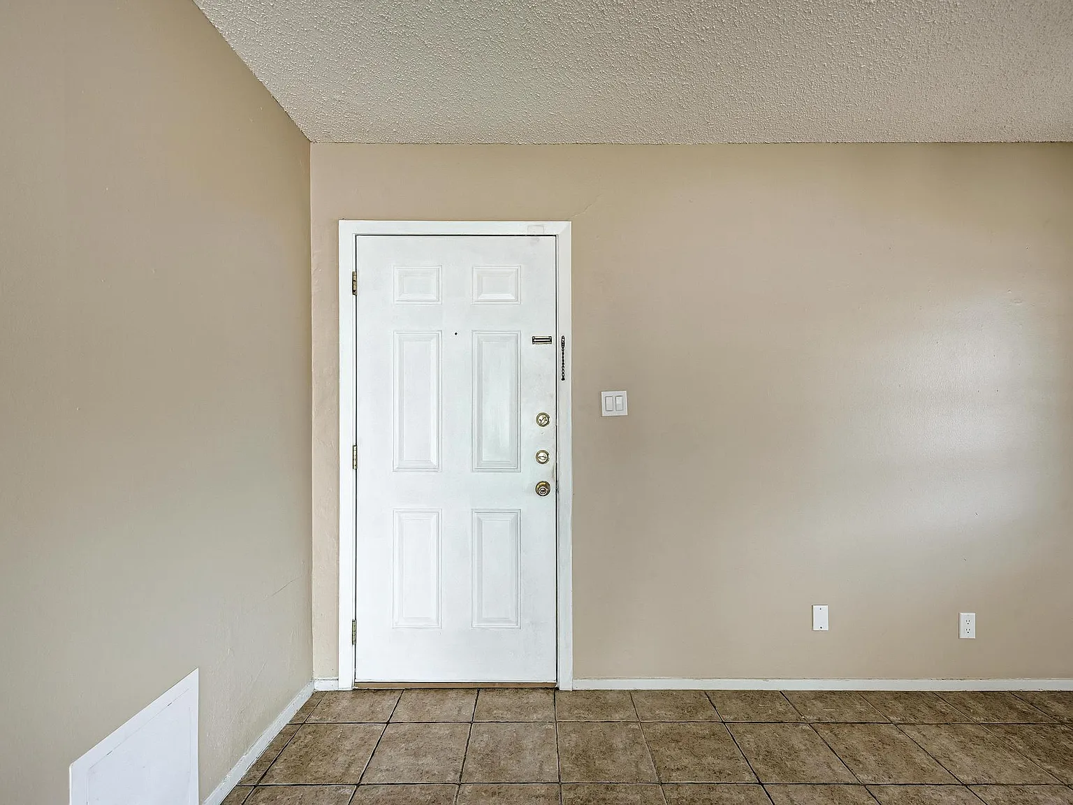 8103 Exmoor Dr — Photo 4