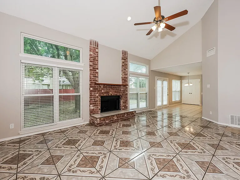 2729 Forest Creek Dr — Photo 5