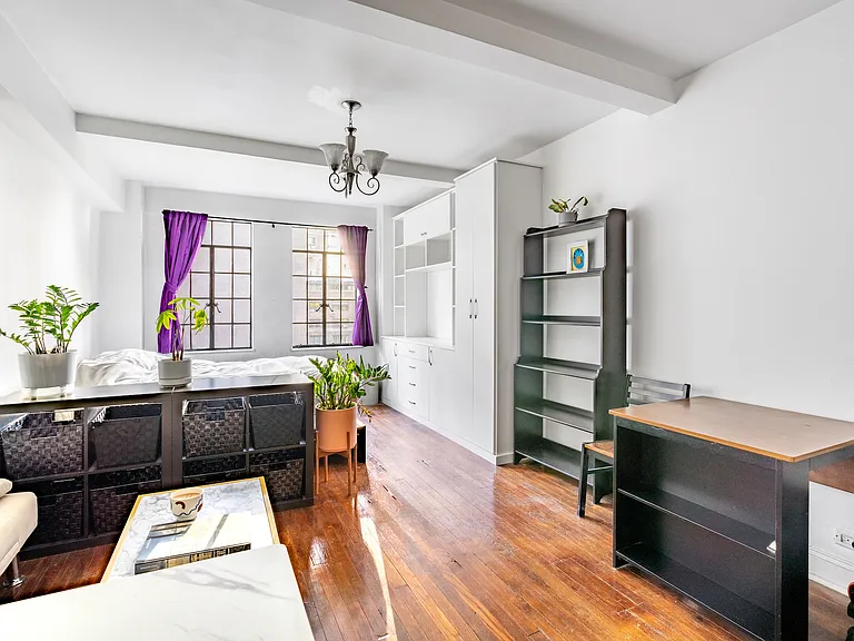 320 E 42nd St #1003 — Photo 6