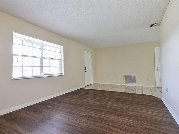 4th image of 7338 Coventry Dr