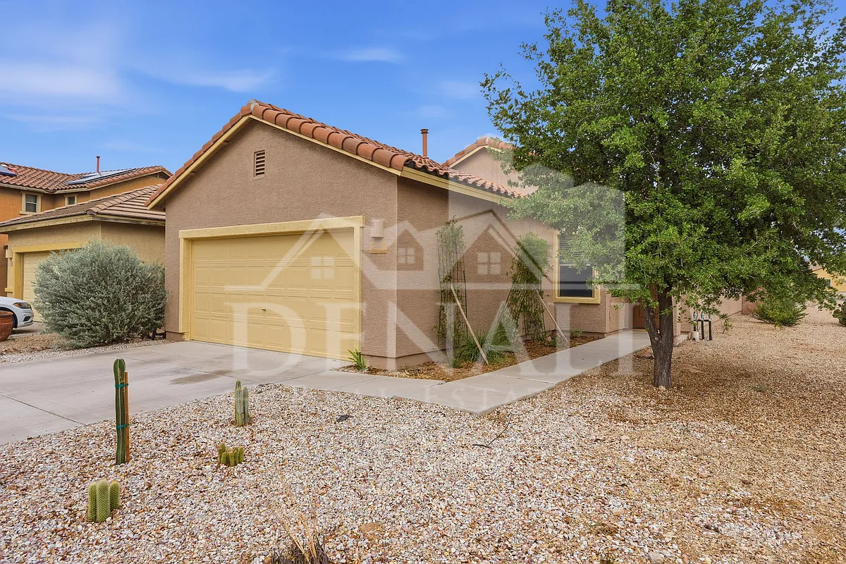 Building Photo - 584 N Highlands Grove Ln