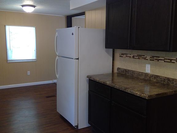 5th image of 48784 Banfield Ave