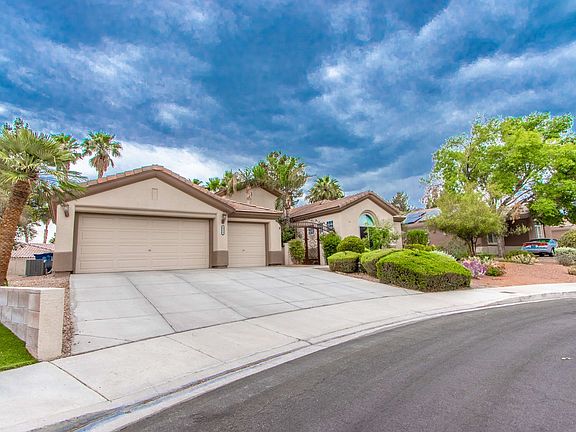 3rd image of 6313 Crestfield Ln