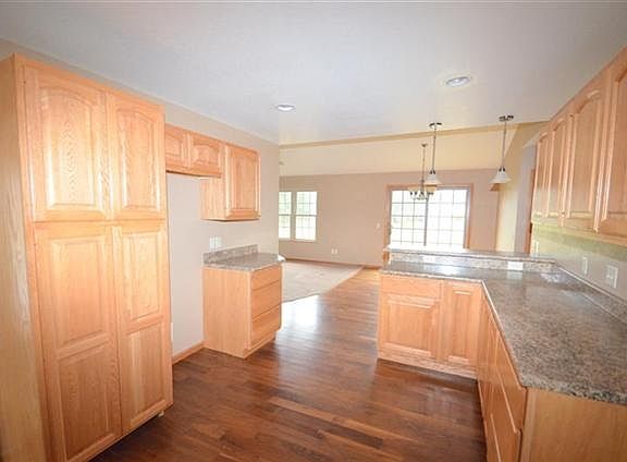 5th image of 141 Wildwood Ct