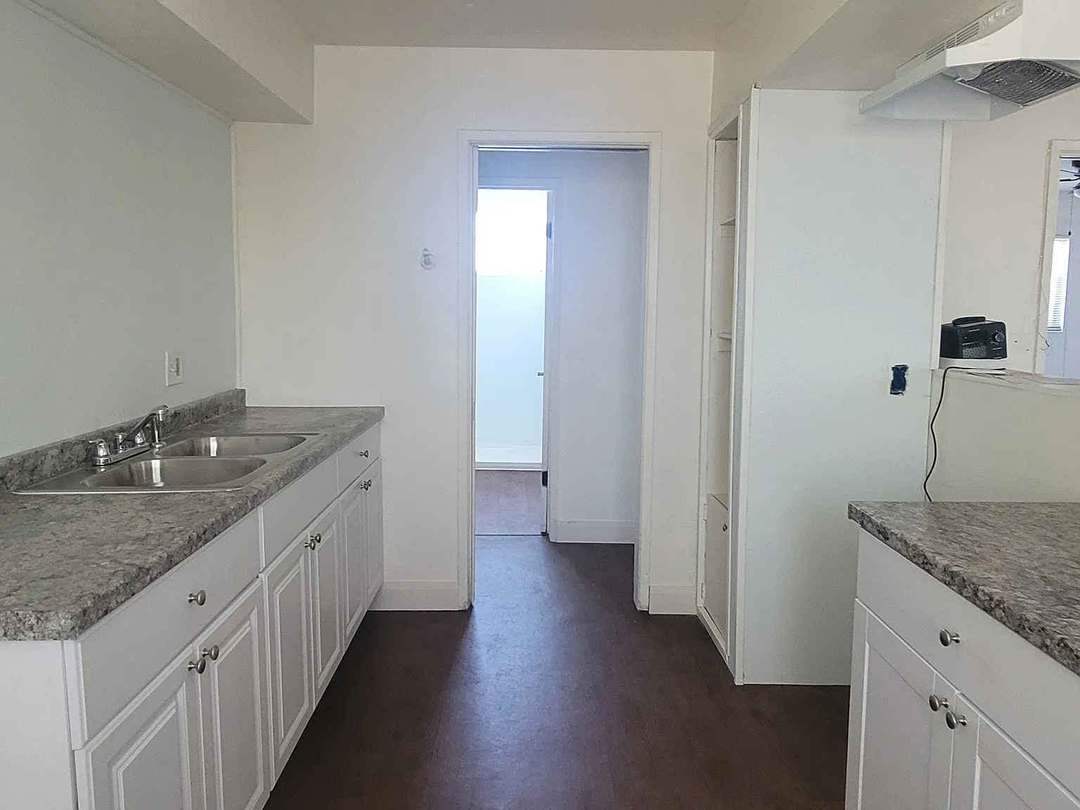 1 bed, 850 sqft, $1,575 — Photo 4