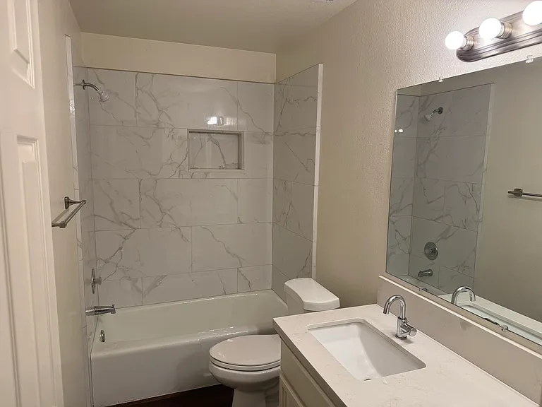 2513 E Garnet Ave — Photo 3
