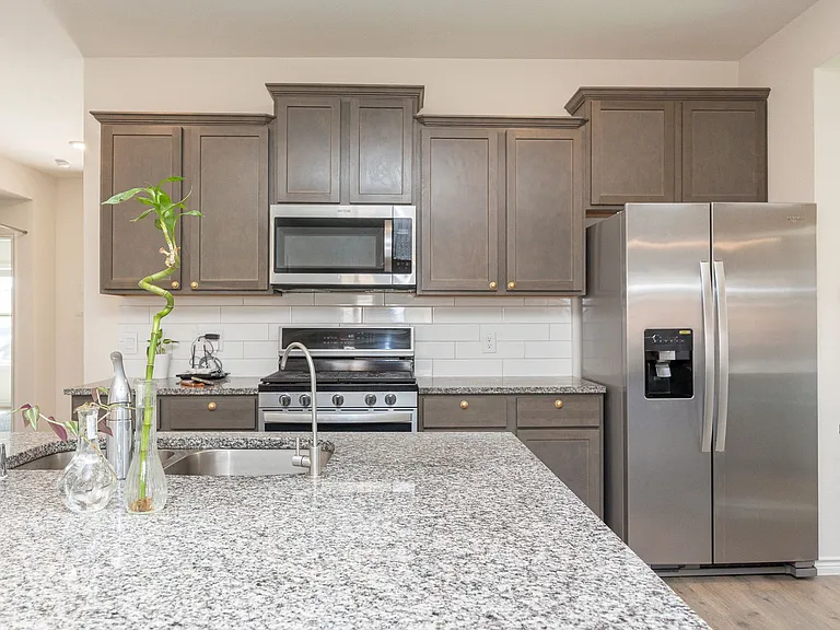 1205 Colonial Bluff Ln — Photo 27