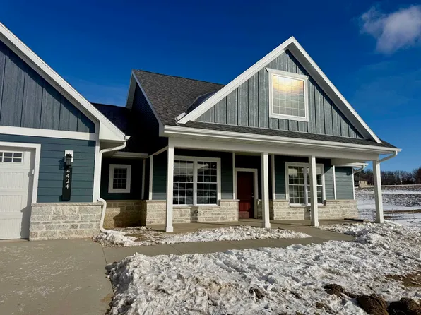 4424 Rustic Point Ln, Dubuque, IA 52002