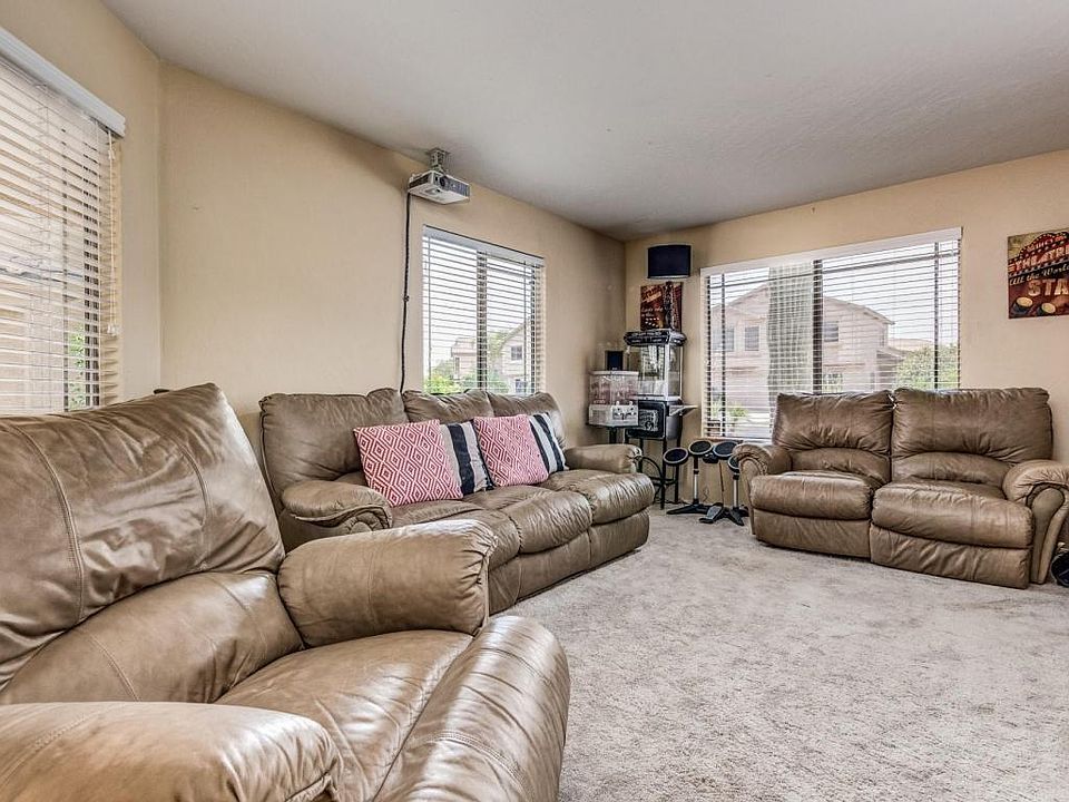 1st image of 2106 E Palomino Dr