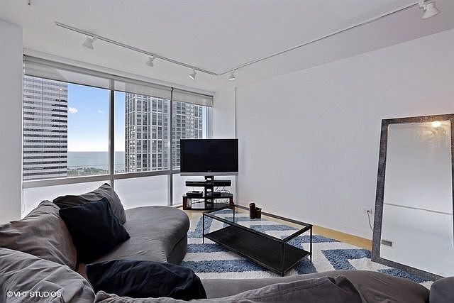1st image of 8 E Randolph St #2603