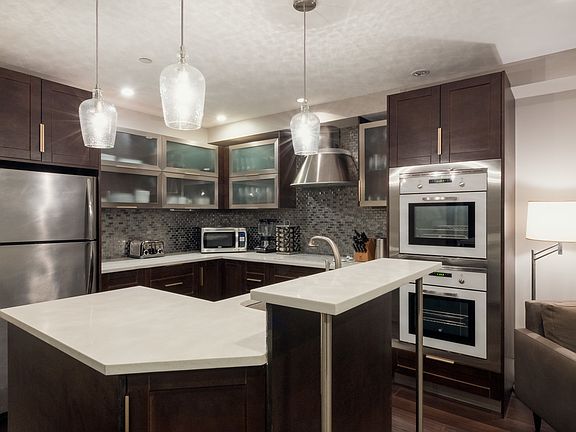 4th image of 108 W 80th St