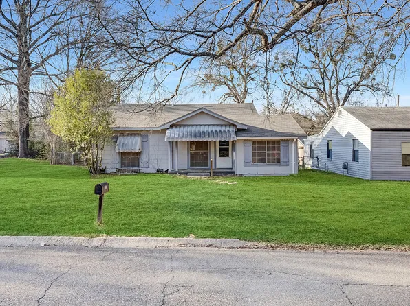 733 Arizona Ave, Wake Village, TX 75501