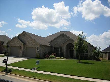 2nd image of 1935 N Settlement Ln
