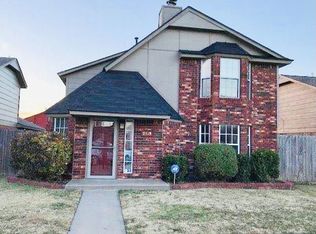 2119 Parkview Dr, Moore, OK 73170