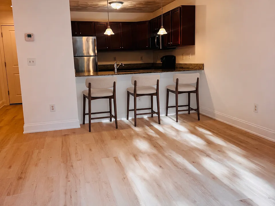 Americana Apartments