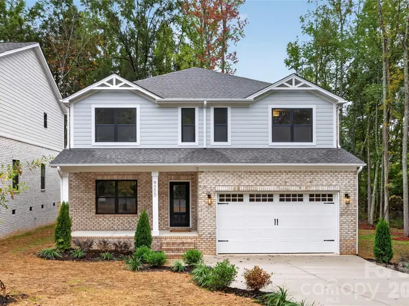 9000 Pinenoll Ln, Charlotte, NC 28215