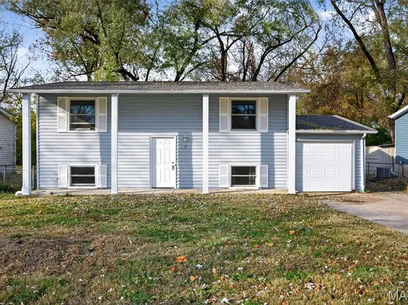 7 Marveline Dr, Saint Charles, MO 63304