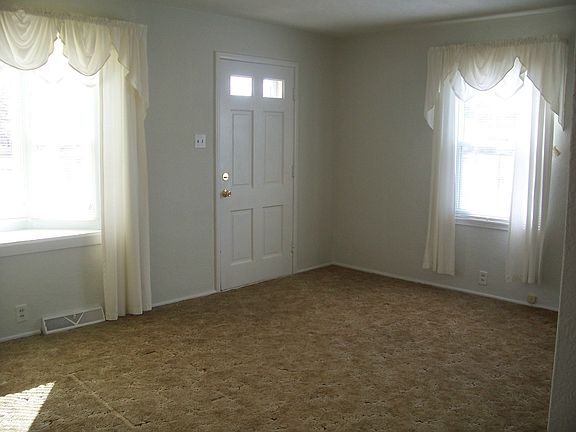 Entry to Living Room-Bay Window